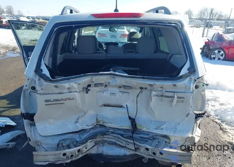 2015 Subaru Forester 2.5I Premium z USA, uszkodzony, nr VIN JF2SJADC0FH536278